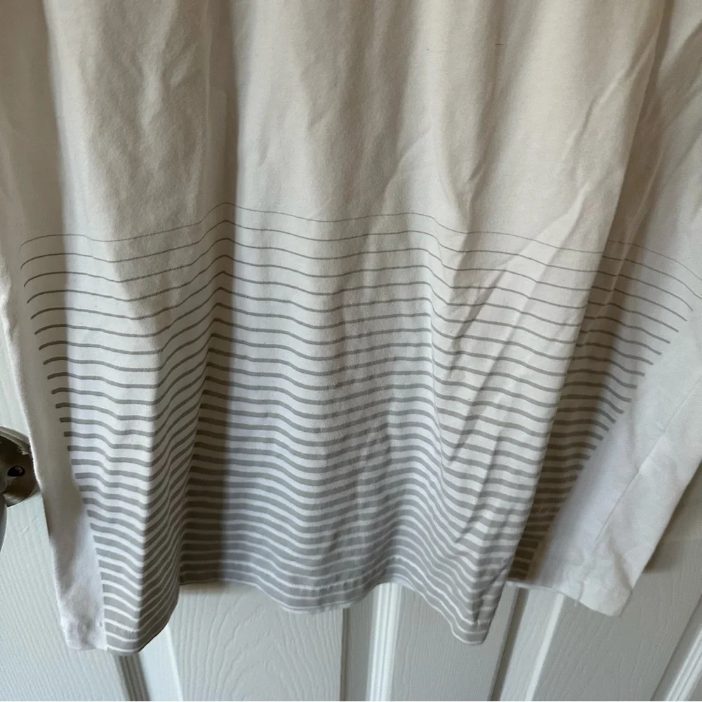 White Under Armour T-Shirt - Picture 5 of 7